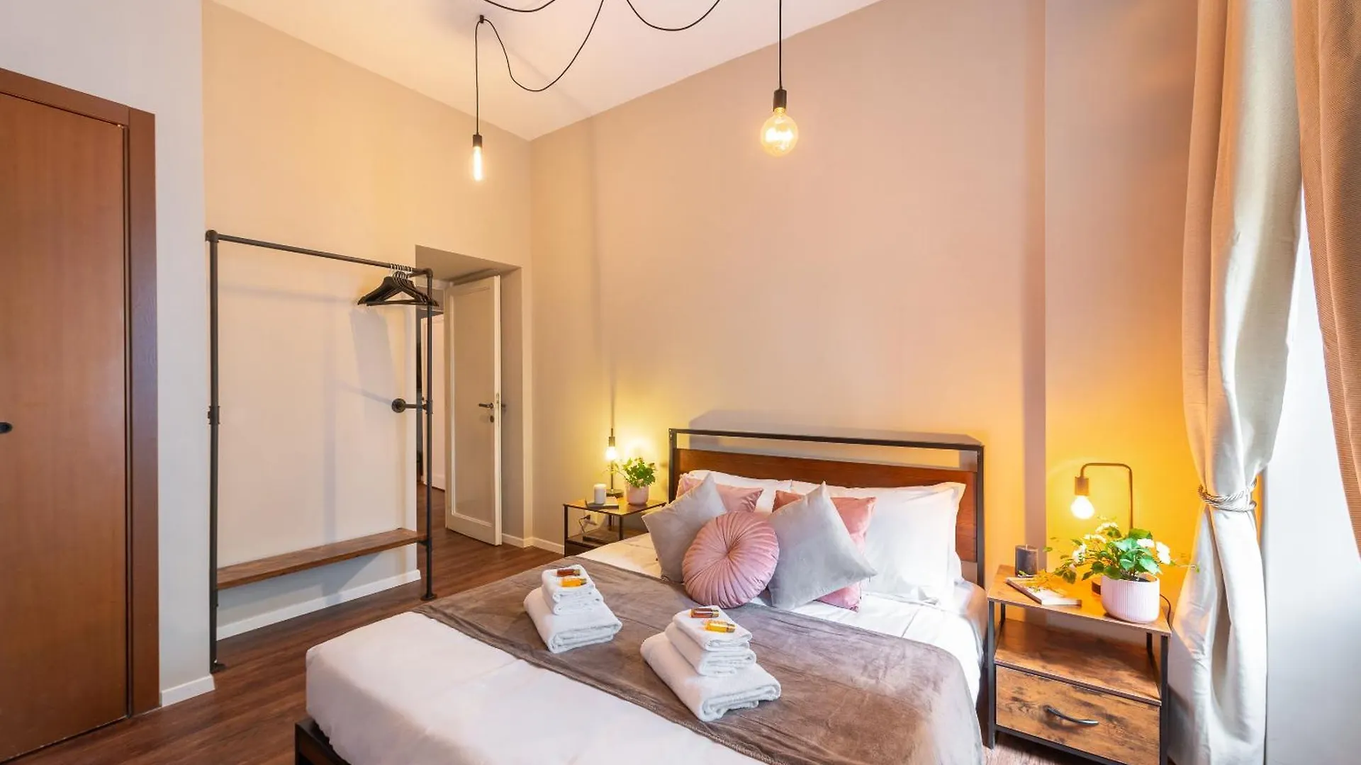 Piacentino Homes Re Di Roma Apartment